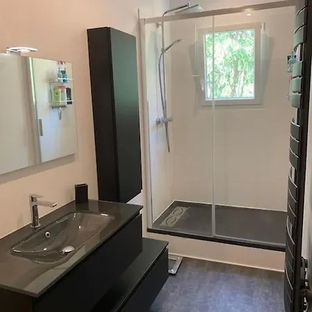 Nimes Villa Au Calme Avec Jardin, Piscine Et Terrain Petanque A 5 Min Du Centre Ville Villa Nîmes