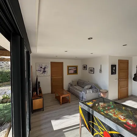 Au Calme Avec Jardin, Piscine Et Terrain Petanque A 5 Min Du Centre Nîmes