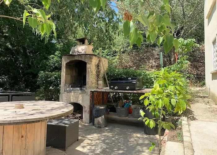Au Calme Avec Jardin, Piscine Et Terrain Petanque A 5 Min Du Centre * Nîmes