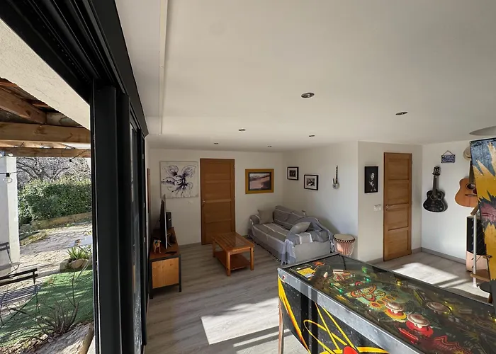 Au Calme Avec Jardin, Piscine Et Terrain Petanque A 5 Min Du Centre Nîmes